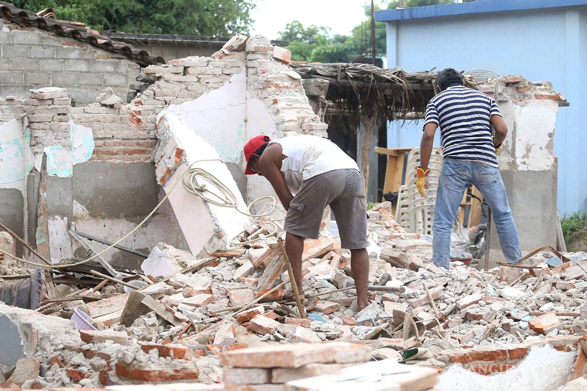 Gobierno federal daría $120 mil a quienes perdieron casa por el sismo, eso NO alcanza
