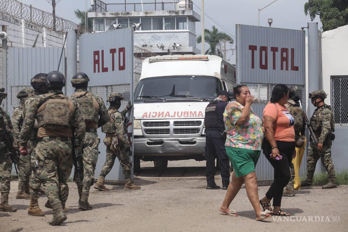 $!MAZATLÁN, SINALOA, 08 OCTUBRE 2026. Una riña entre internos del Centro Penitenciario “El Castillo”, dejó como saldo diez personas muertas y por lo menos 16 heridos. Al lugar se fueron desplegados antimotines de la Secretaría de Marina y Guardia Nacional para controlar a los grupos en disputa.