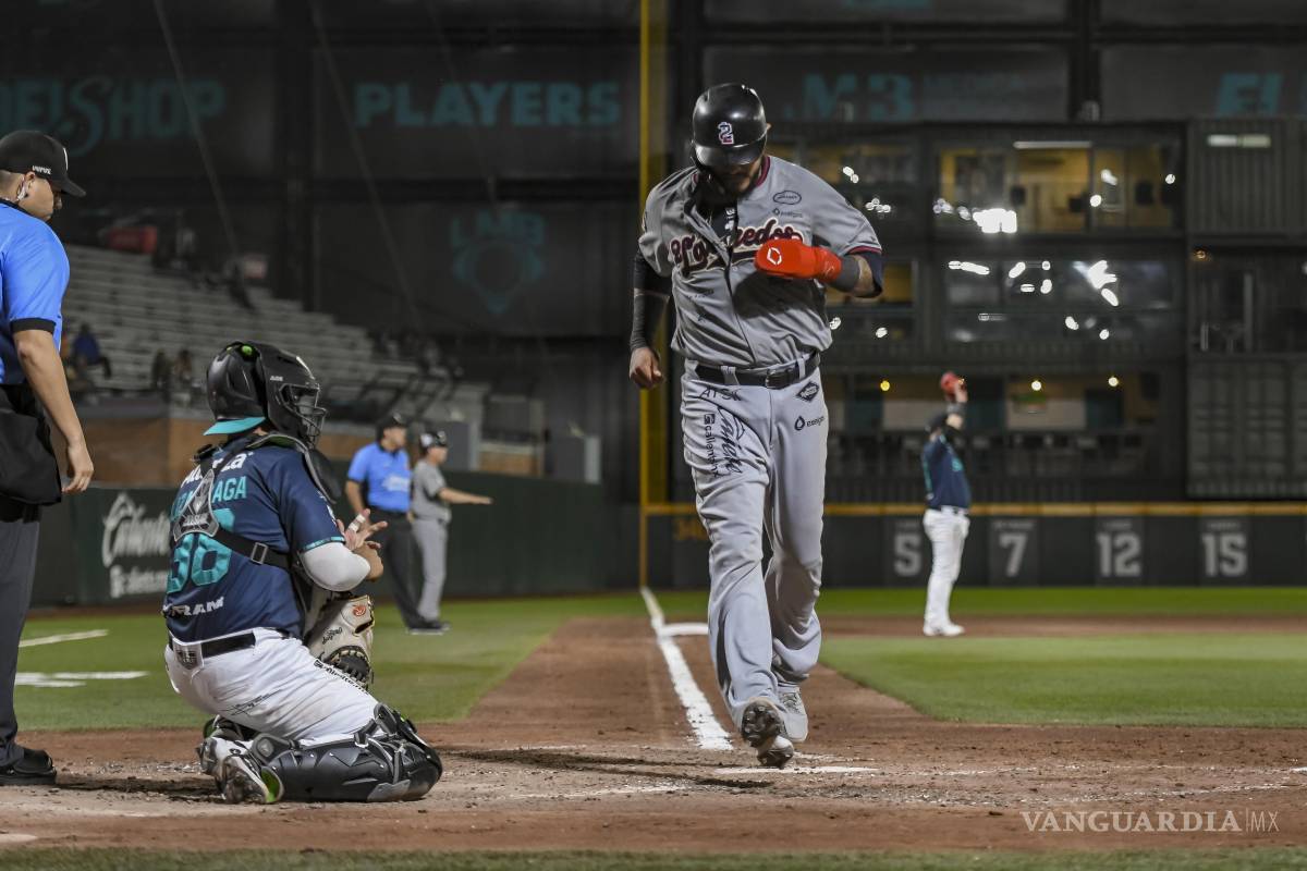 $!Tecos de los Dos Laredos rescató el último duelo de la serie y evitó la barrida ante Saraperos en Saltillo.