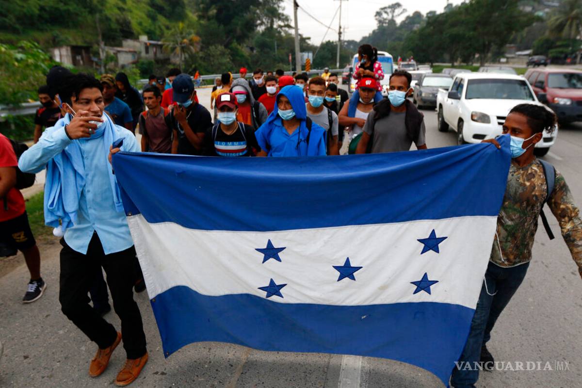 Caravana migrante de Honduras avanza hacia México para llegar a Estados Unidos