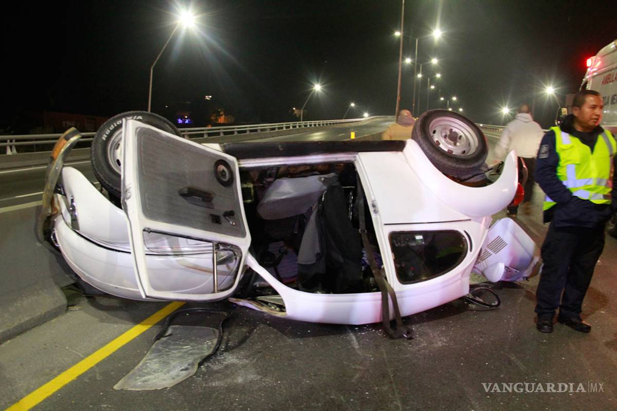 Reprobados: profes ebrios se vuelcan en bulevar de Saltillo