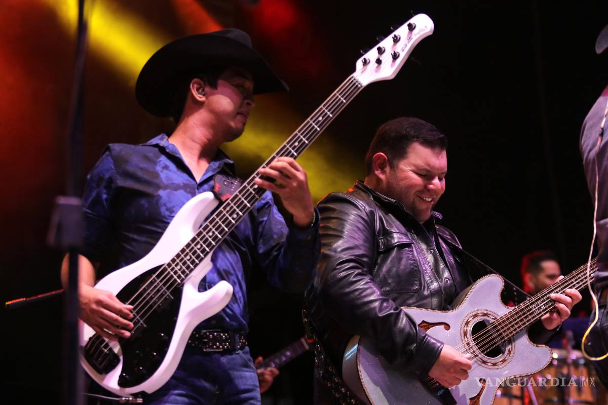 $!El Duelo y Caloncho le cantan a Saltillo