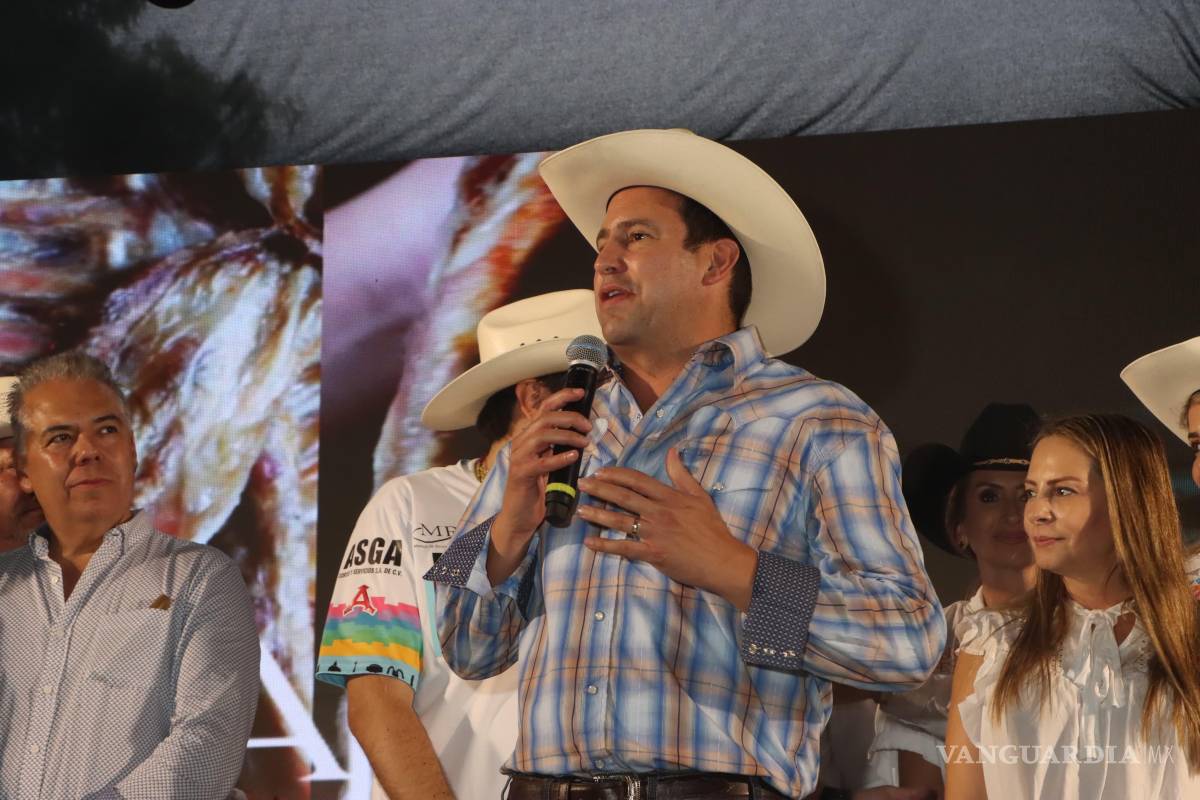 $!El alcalde Javier Díaz González destacó la seguridad y el ambiente familiar durante el exitoso evento gastronómico.