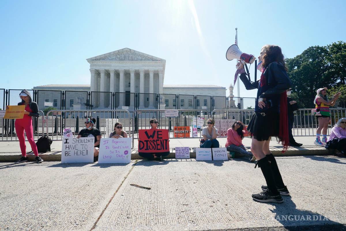 $!La gente protesta por el aborto frente a la Corte Suprema en Washington