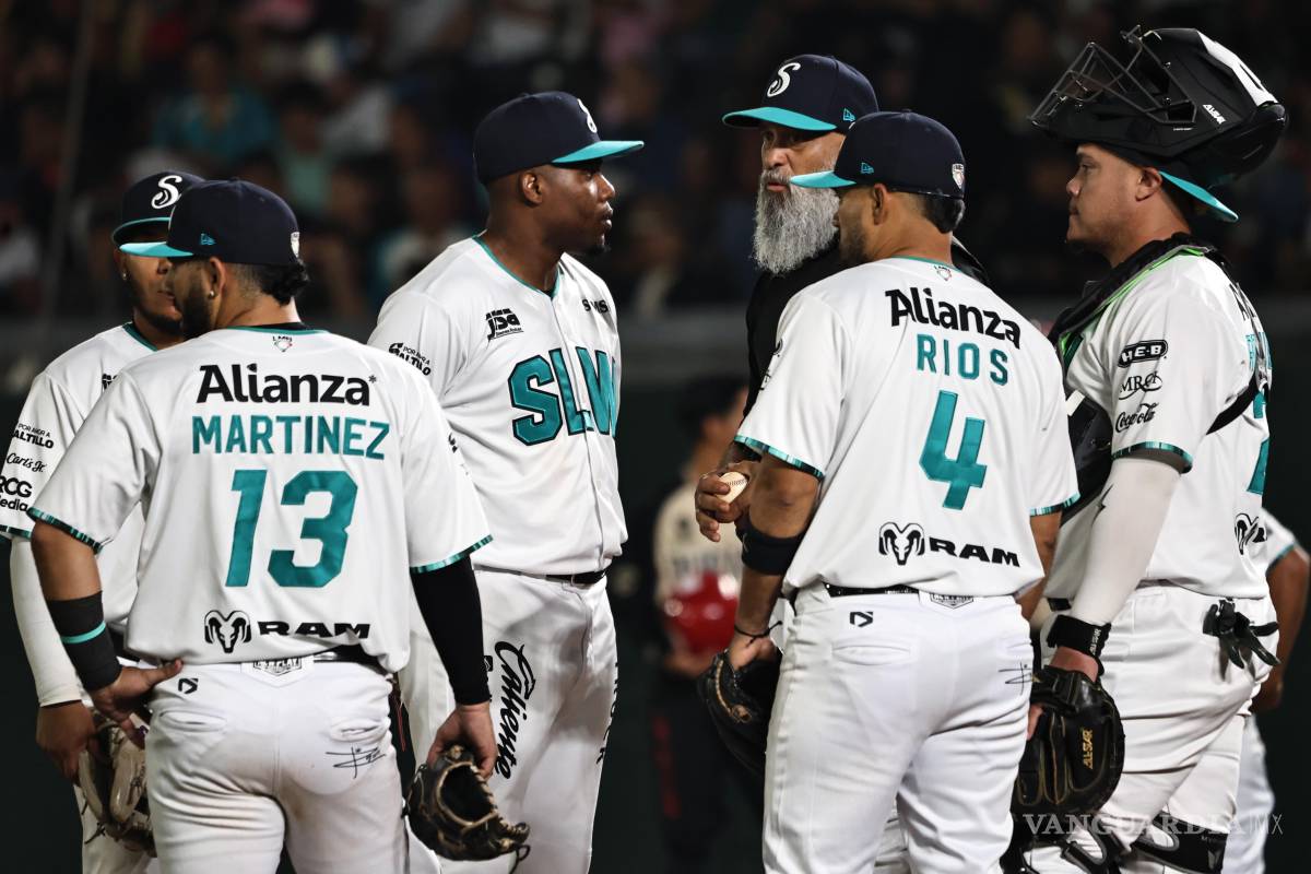 $!Mendy López comandó desde el dugout la victoria de Saraperos, que resistió la presión de Durango y abrió la serie con un triunfo de 3-2 en el Madero.