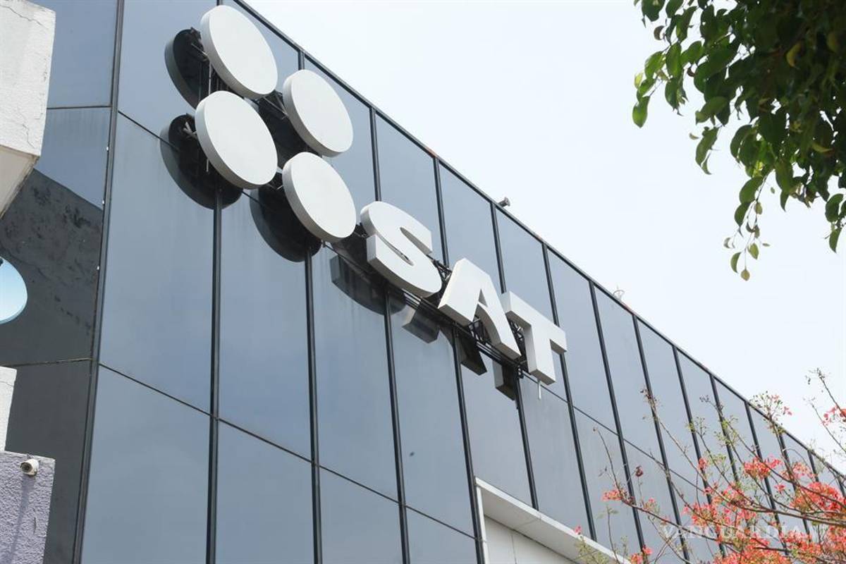 Senadores piden investigar saqueo de datos al SAT