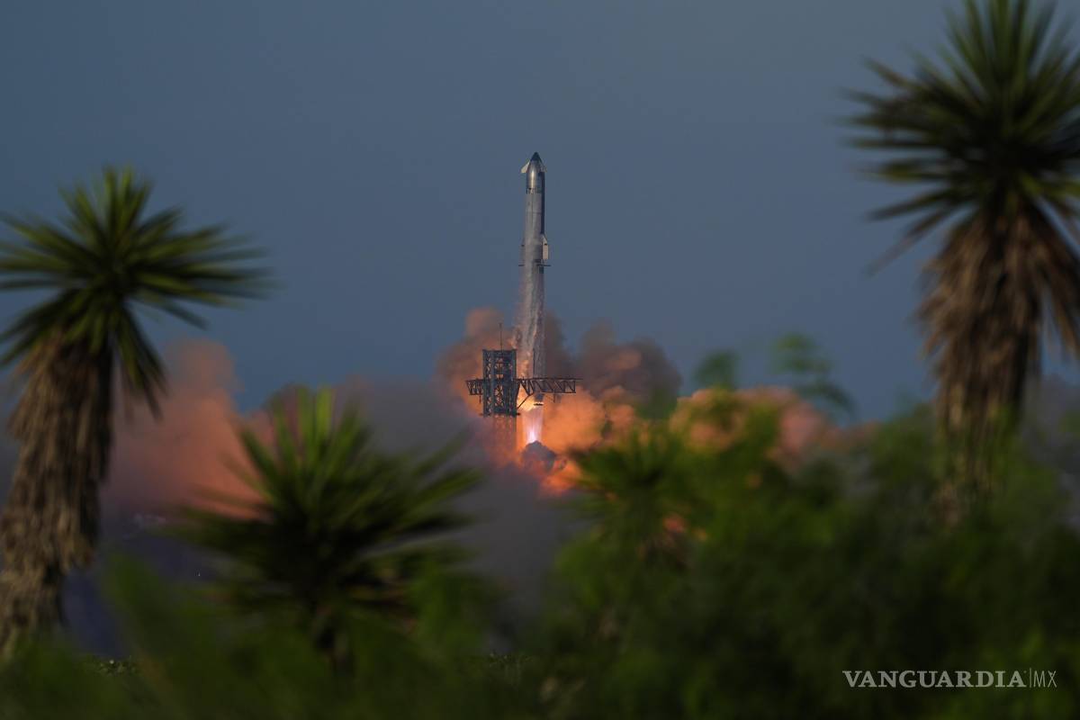 Tras varios intentos, SpaceX logra lanzamiento de su megacohete Starship