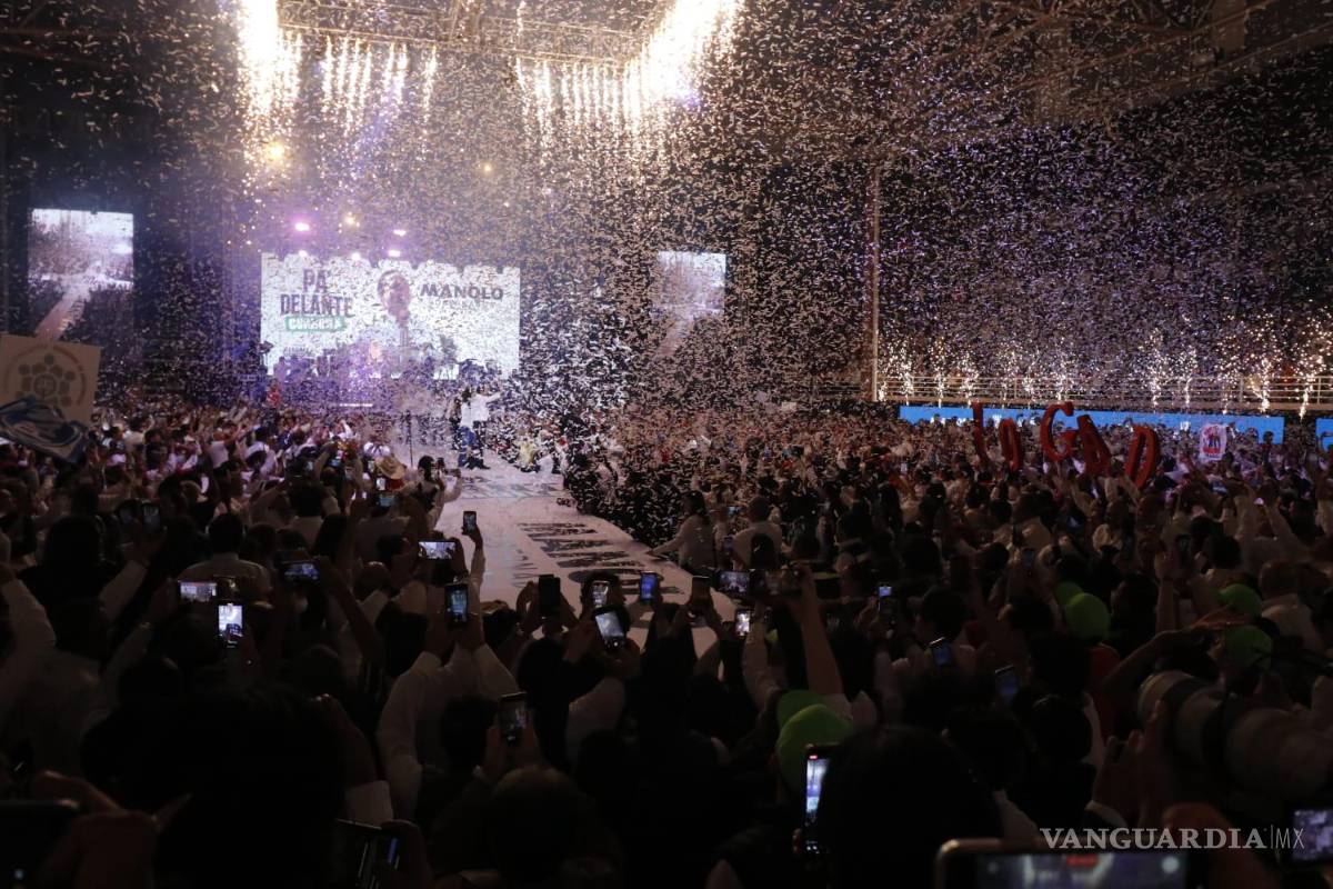 $!Chicos y grandes disfrutaron de música para todos los gustos, en el arranque de campaña de Jiménez Salinas en la Plaza del Lienzo Charro ‘Profesor Enrique González Treviño’.