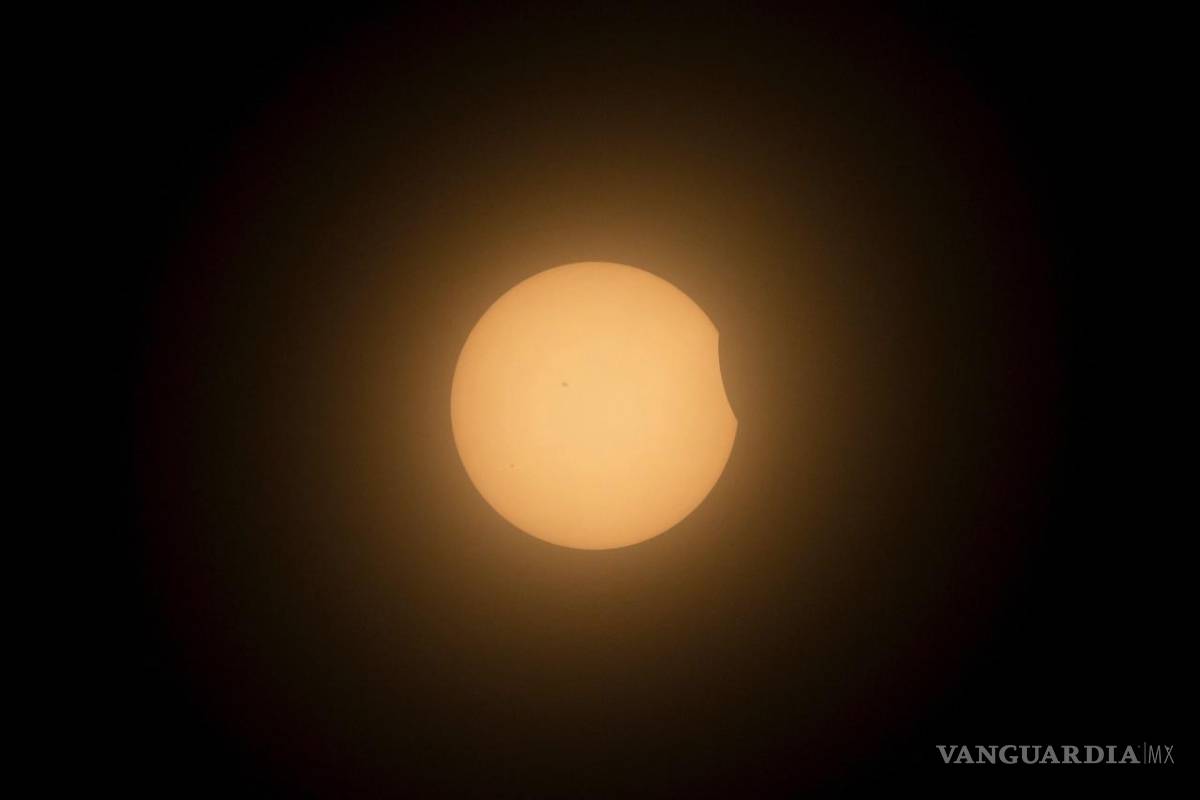 Así cautiva, maravilla y asombra el eclipse solar desde Mazatlán hasta la isla de Terranova (fotos)