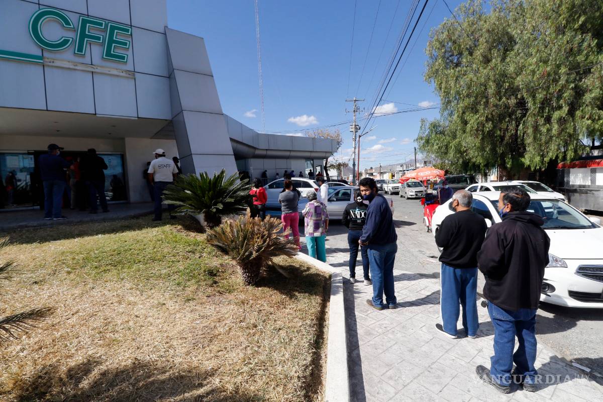 Se quejan saltillenses de altos cobros de la CFE