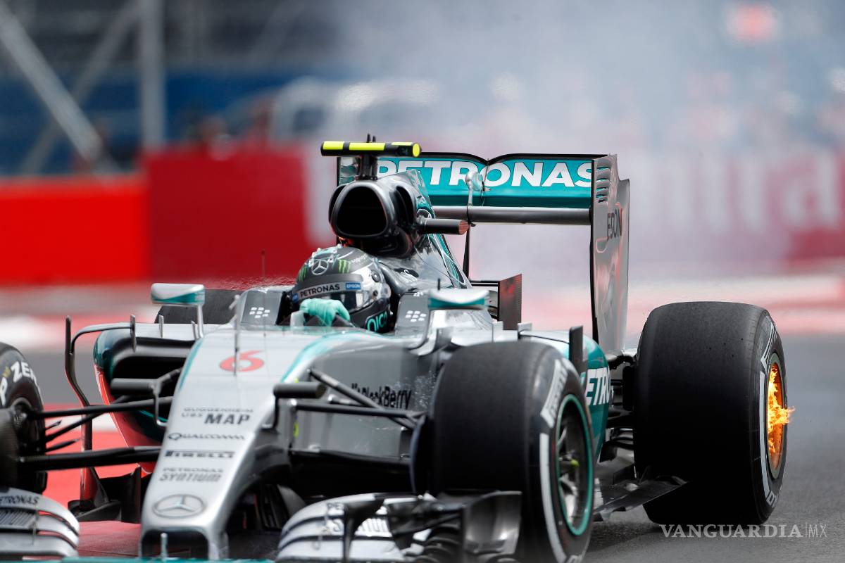 Nico Rosberg, el más rápido de la práctica dos; Checo Pérez termina en el lugar 15