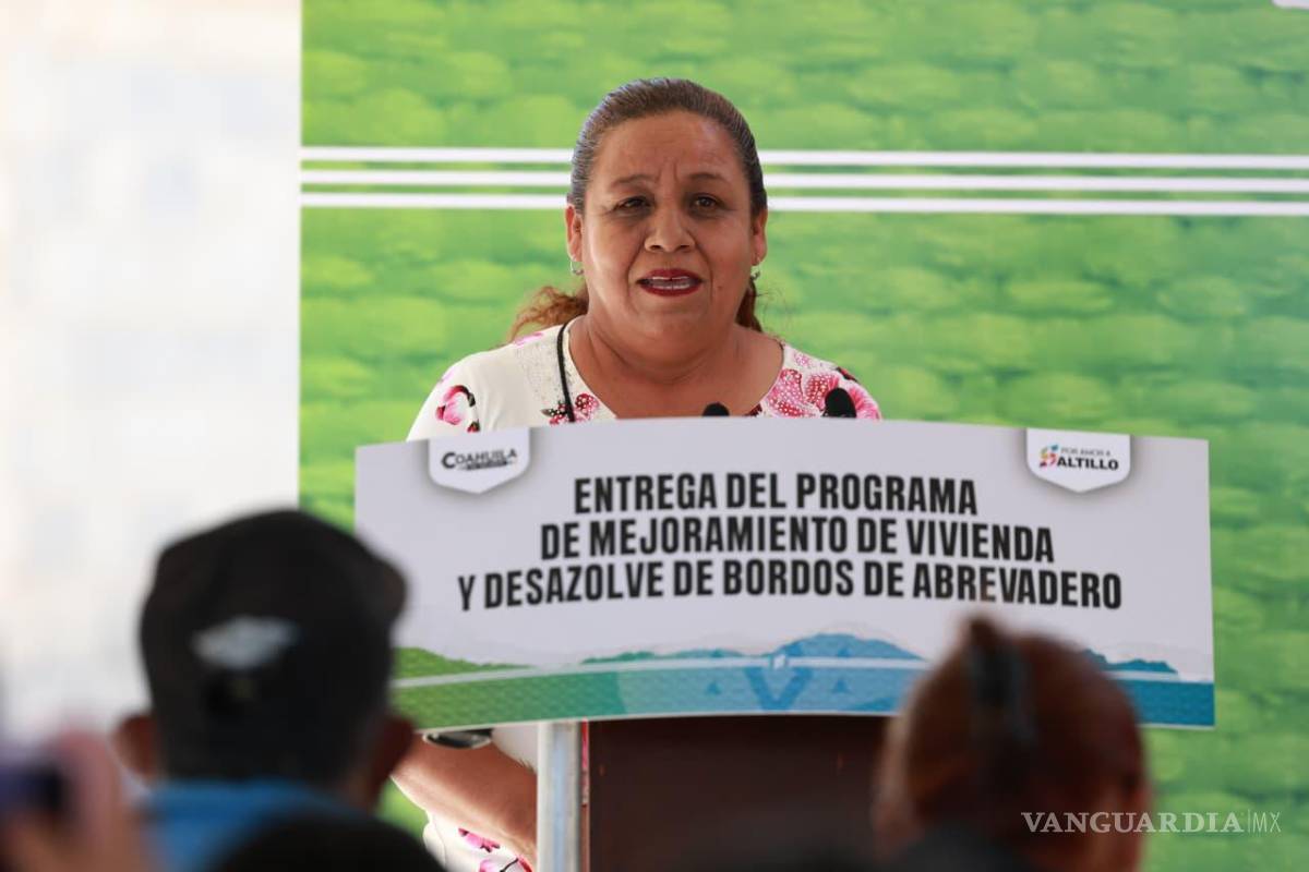 $!Olga Gutiérrez Vega, habitante del ejido Presa de San Pedro, reconoce la construcción del nuevo techo en su vivienda como un apoyo fundamental para mejorar la seguridad y el confort de su familia.