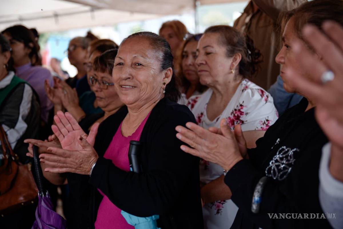 $!Vecinas y vecinos del sector agradecieron la obra, destacando que mejorará la seguridad, los traslados diarios y la calidad de vida de quienes transitan por la vialidad a diario.