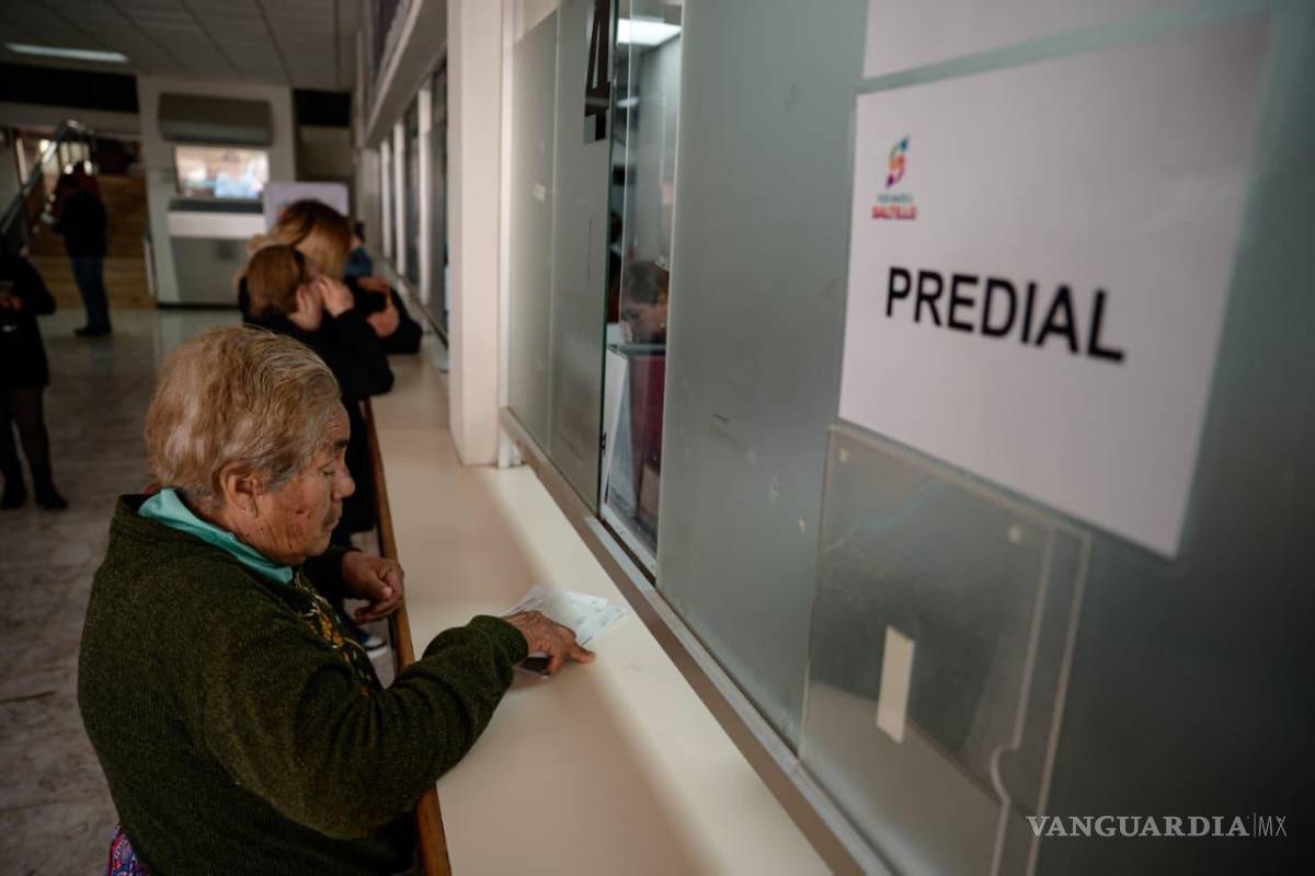 $!La tesorera municipal, Lissette Álvarez, informó que quienes paguen el predial durante enero participarán en el sorteo de 10 premios de 100 mil pesos.