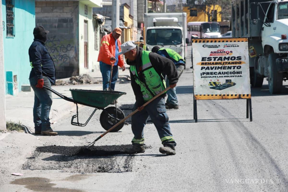 $!Avanza rehabilitación de pavimento en colonia Universidad Pueblo, en Saltillo
