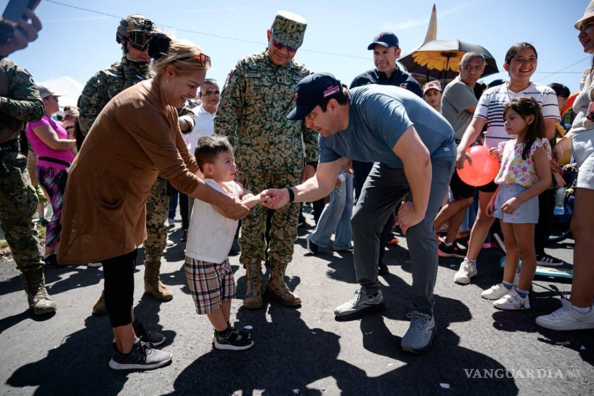 $!Corporaciones de seguridad, Ejército y Marina se sumaron a las actividades; las niñas y niños pudieron difrutar del festejo y participar en la rifa de regalos.