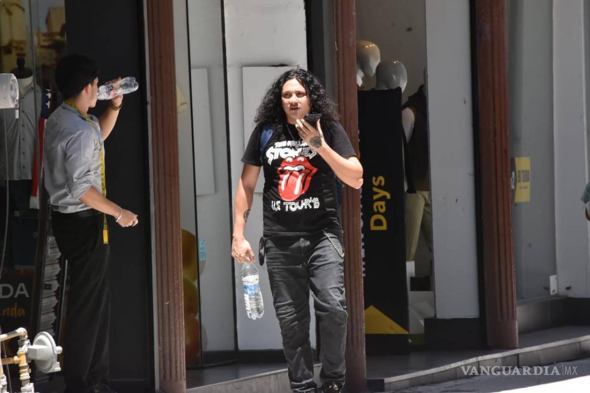 $!Temperaturas asfixiantes con una sensación térmica superior a los 40 grados centígrados se registran este jueves en Monterrey.