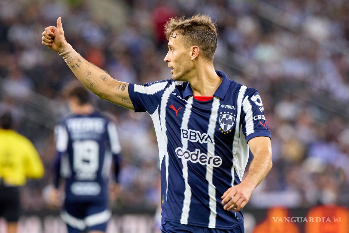 $!Sergio Canales no pudo anotar su penal, pero llegó Berterame para darle el primer gol a La Pandilla.