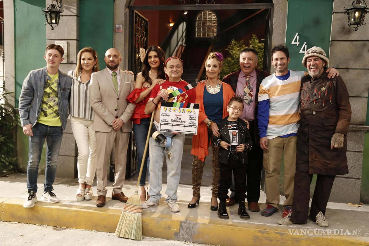 $![AEUM20211030ESPC0.JPG Death/Deceso-Actor.- Falleció la tarde del viernes, Octavio Ocaña, actor][de arma de fuego. En la imagen el actor Ocaña de playera amarilla, lado izquierdo. Foto: Agencia]