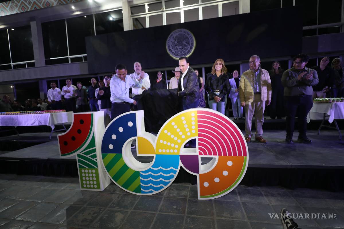 $!El gobernador Manolo Jiménez y el alcalde Miguel Ángel Ramírez develaron la placa oficial por los 100 años de la ciudad.