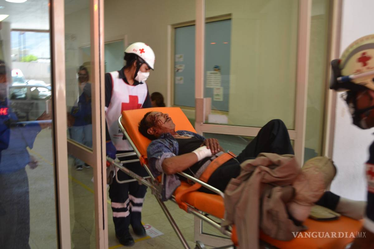 Cae hombre ebrio desde andamio y termina hospitalizado en Saltillo