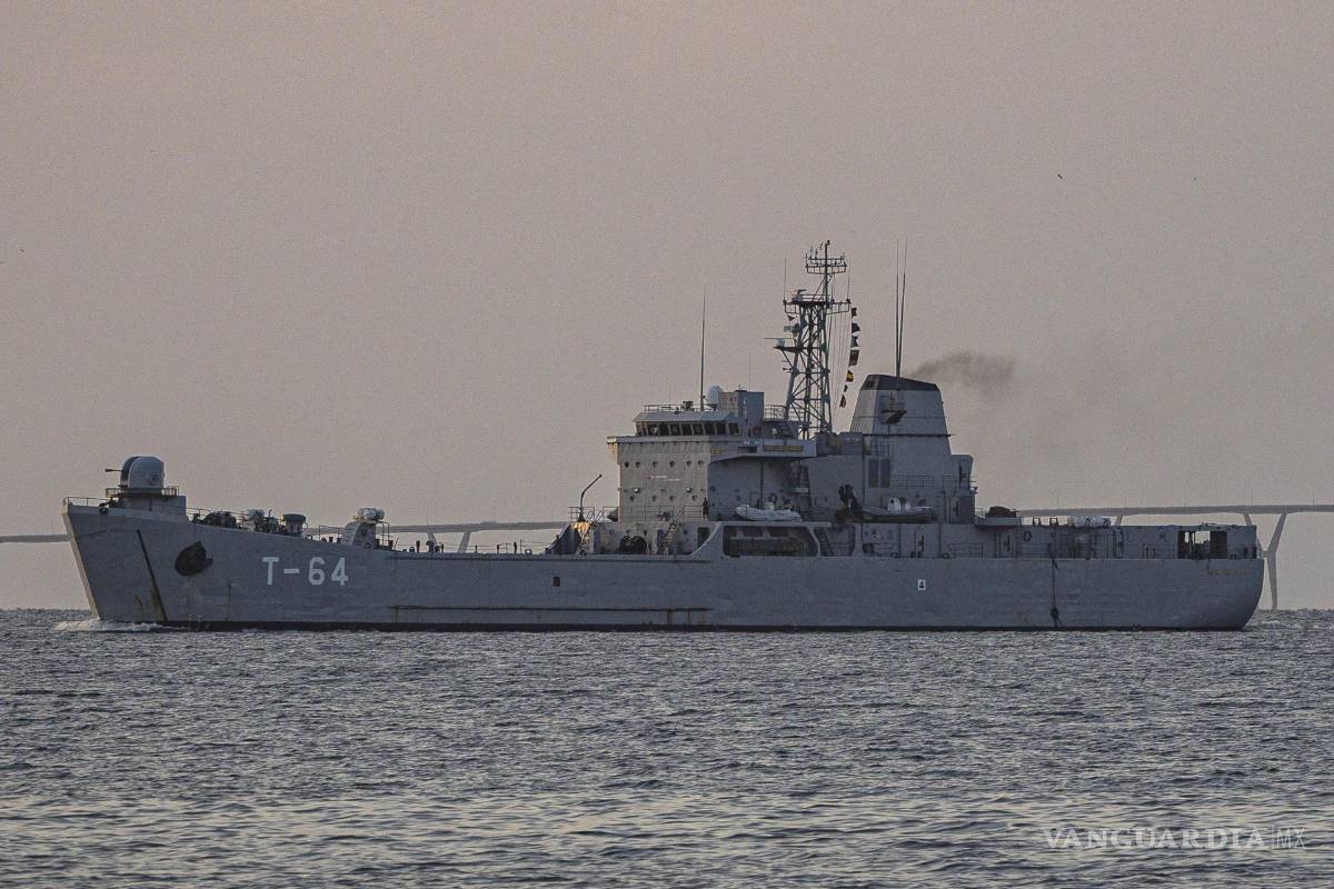 $!Fotografía de un buque de patrulla naval de la Armada desde el malecón del Lago de Maracaibon en Maracaibo, Venezuela.