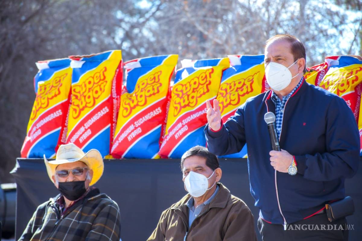 Entregan 35 toneladas de semilla de sorgo forrajero a productores del campo de Piedras Negras