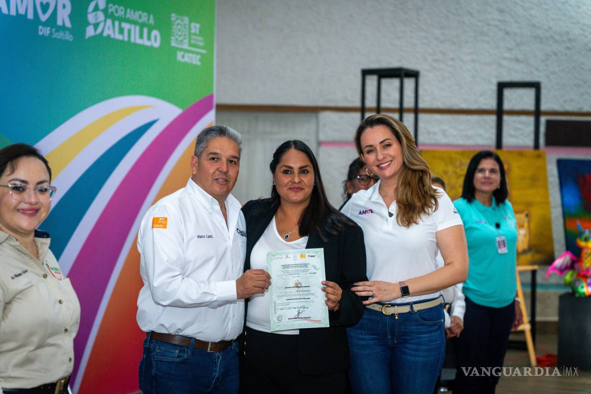 $!Participantes de diferentes edades y sectores sociales concluyeron su formación en talleres de oficios y desarrollo personal, impulsando el autoempleo y la inclusión social en Saltillo.