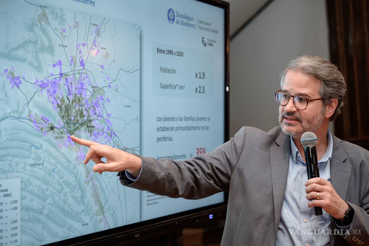 $!José Antonio Torre Medina, del Centro para el Futuro de las Ciudades del Tec de Monterrey, explicó que el abandono del centro responde a una pérdida progresiva de población, situación que se pretende revertir con planificación técnica y visión a largo plazo.