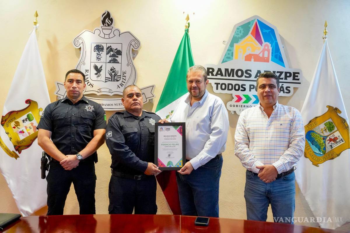 $!Alcalde destaca el compromiso, la disciplina y la vocación de servicio de los policías.