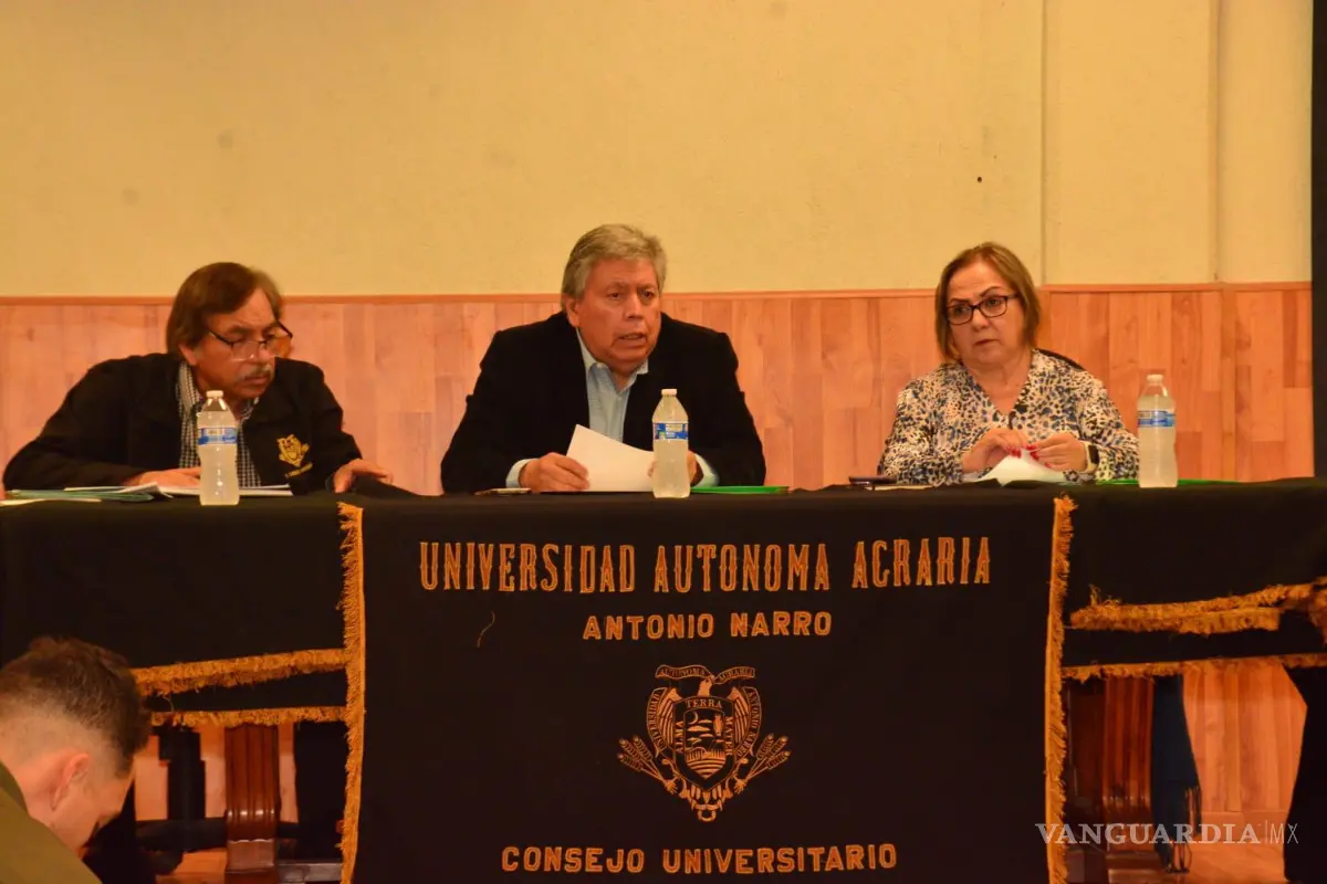 $!El Consejo Universitario de la institución durante la sesión donde se aprobó por unanimidad la validez de la elección a rector.