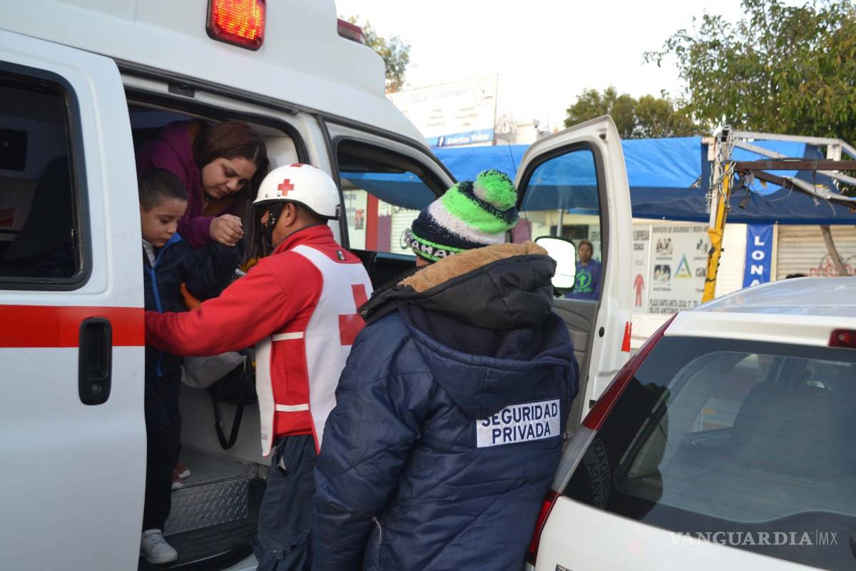 Unidad de transporte de la ruta 1B de Saltillo le pega a cinco autos por falla en frenos