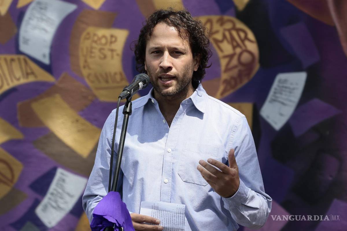 $!El representante de la ONU-DH en México Ricardo Neves, en la inauguraron el mural ‘El silencio es complicidad’ en memoria de Miroslava Breach.