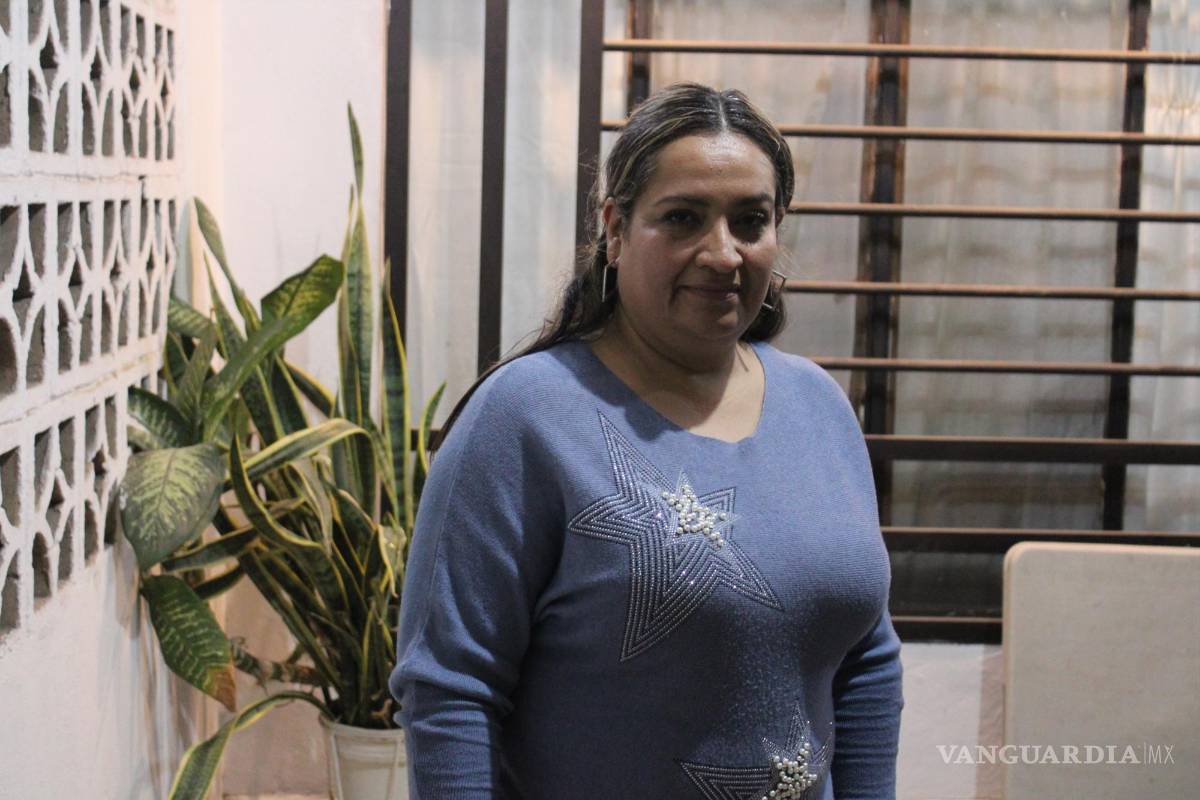 $!Verónica Castro tuvo sus primeros síntomas de lupus en su luna de miel y al igual que muchas personas, batalló para saber realmente qué era lo que tenía. En un principio, desconocía qué era el lupus.