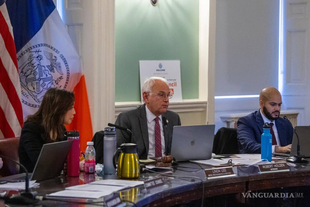 $!Robert Holden (c) miembro del Concejo Municipal de Nueva York que anteriormente dirigió su comité de tecnología el 15 de diciembre de 2022.