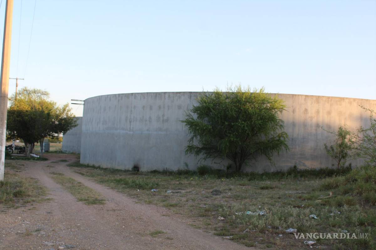 $!La planta tratadora de aguas residuales de San Juan de Sabinas quedó como una mole de cemento.