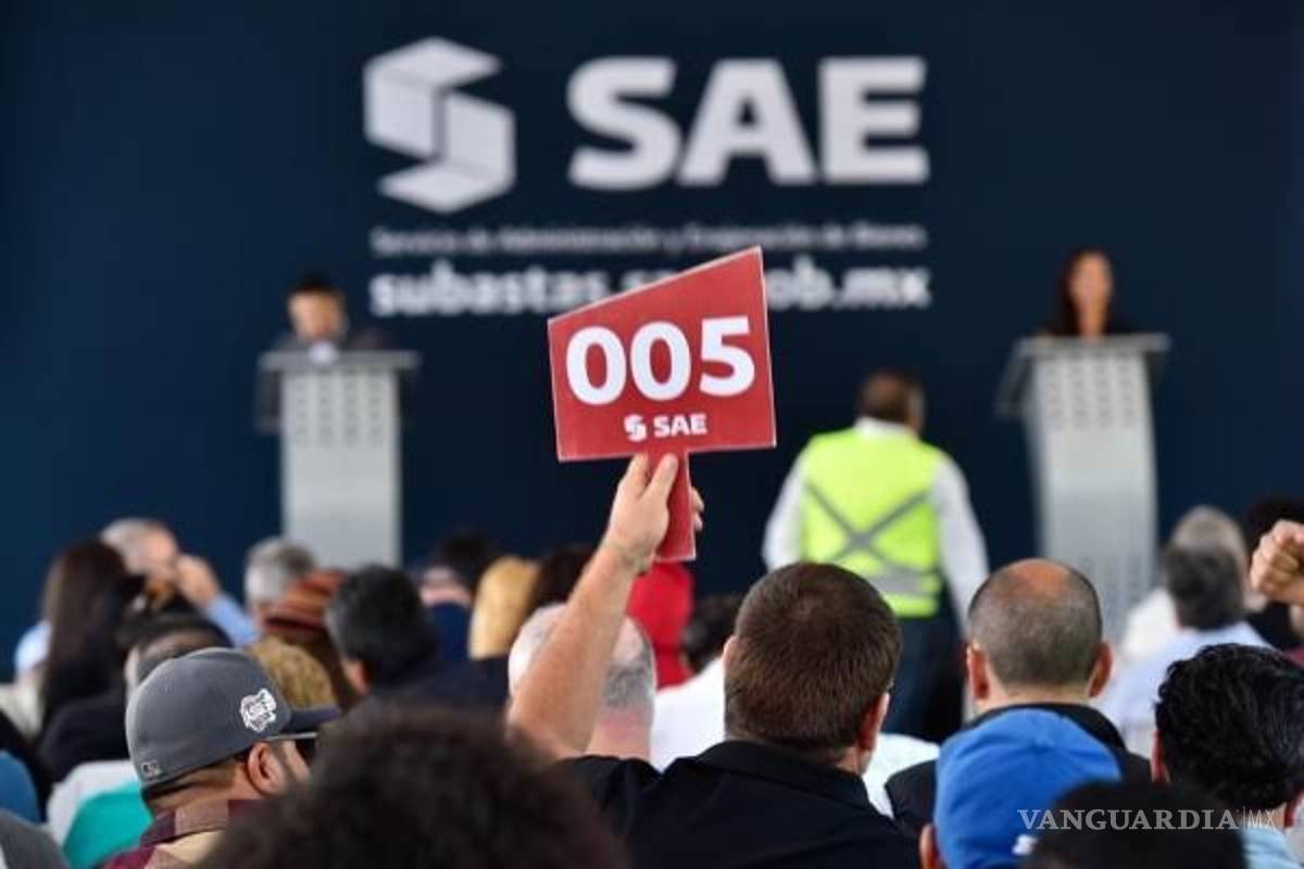 'La madre de todas las subastas': AMLO anuncia remate de aeronaves, autos de lujo y residencias