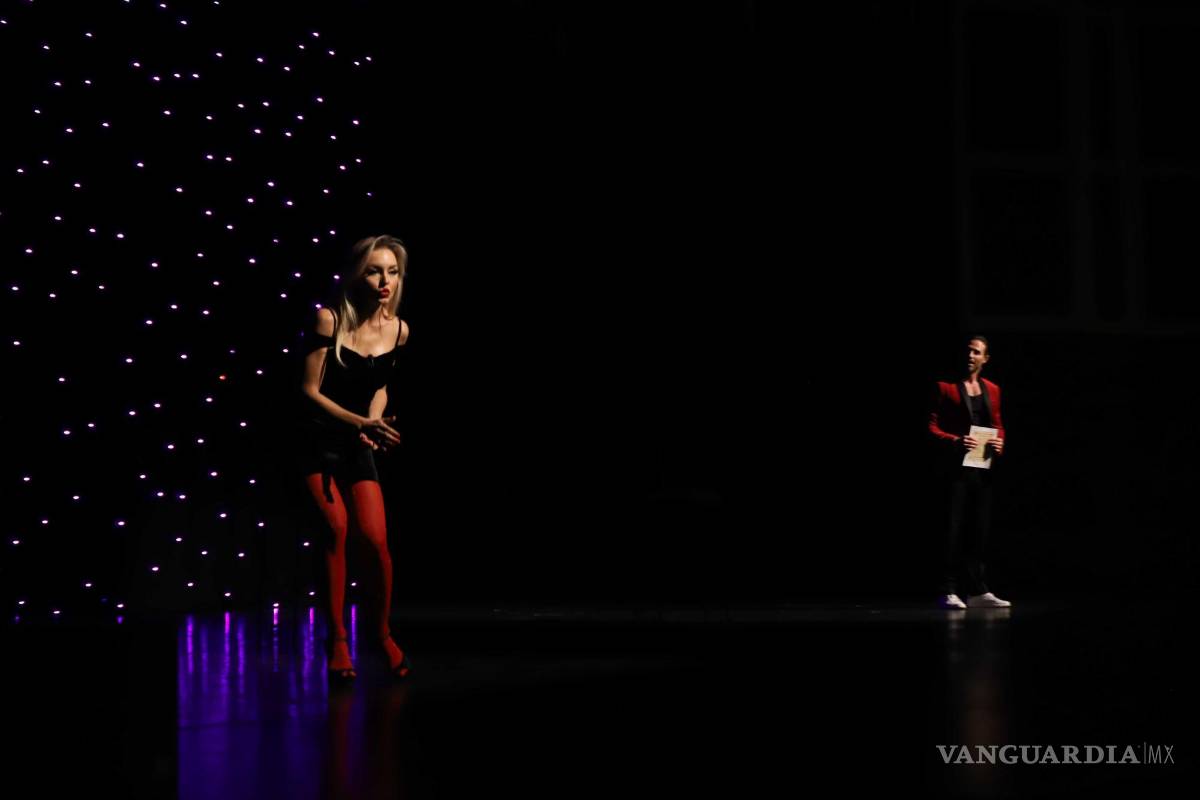 $!¡Enamoraron a Saltillo! Explosiva combinación de Angelique Boyer y Sebastián Rulli en obra de teatro