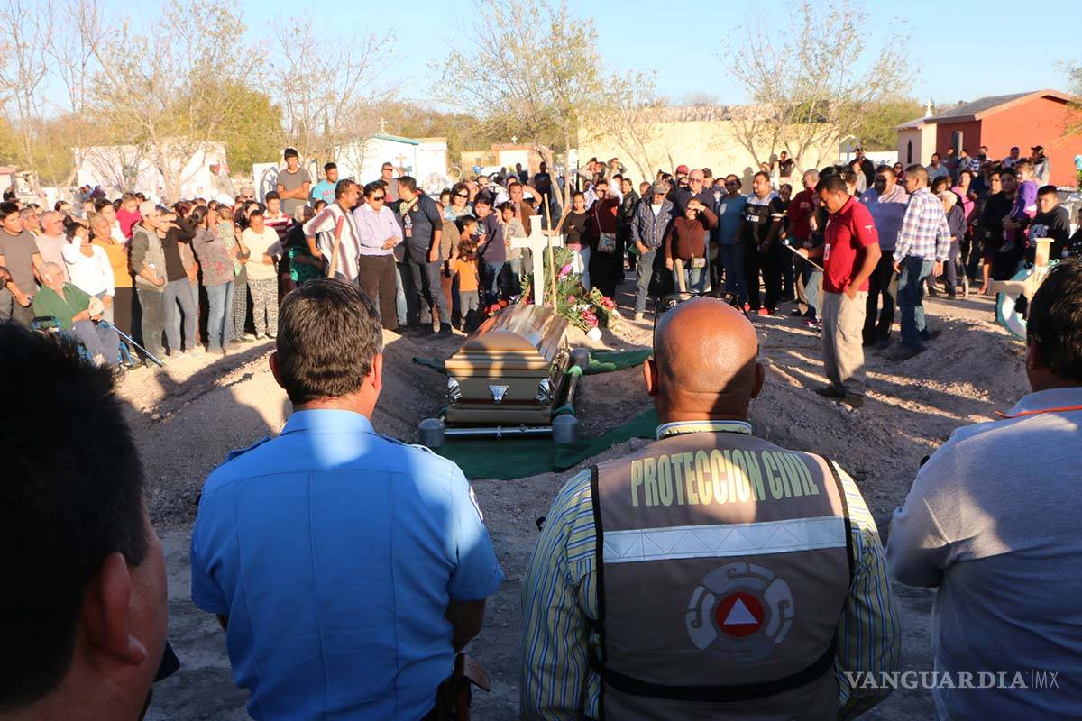 Despiden en Villa Unión a bombero asesinado por sicarios del CDN