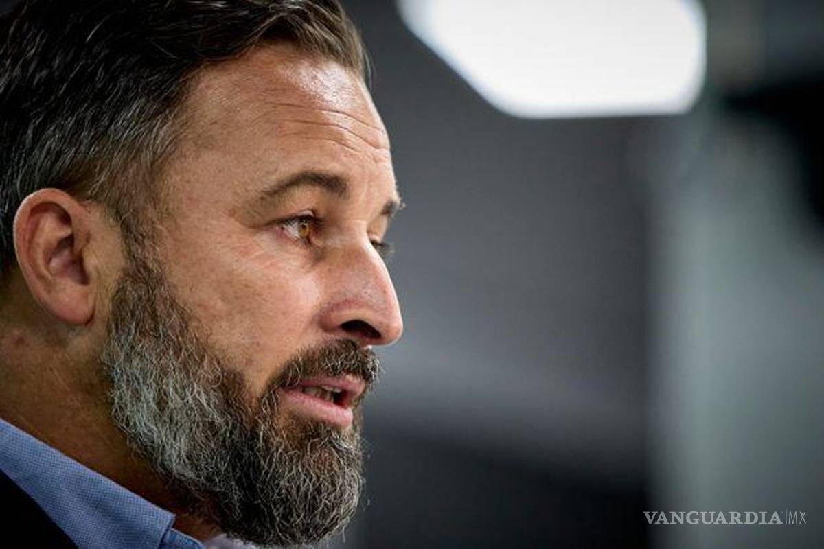 “Abraza a tiranos y protege a narcos” responde líder de VOX a AMLO