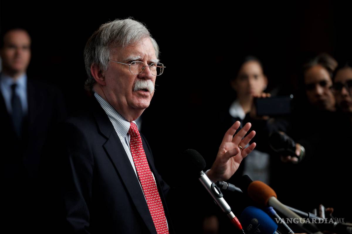 John Bolton advierte que el objetivo del bloqueo son Maduro y los que se oponen a Guaidó