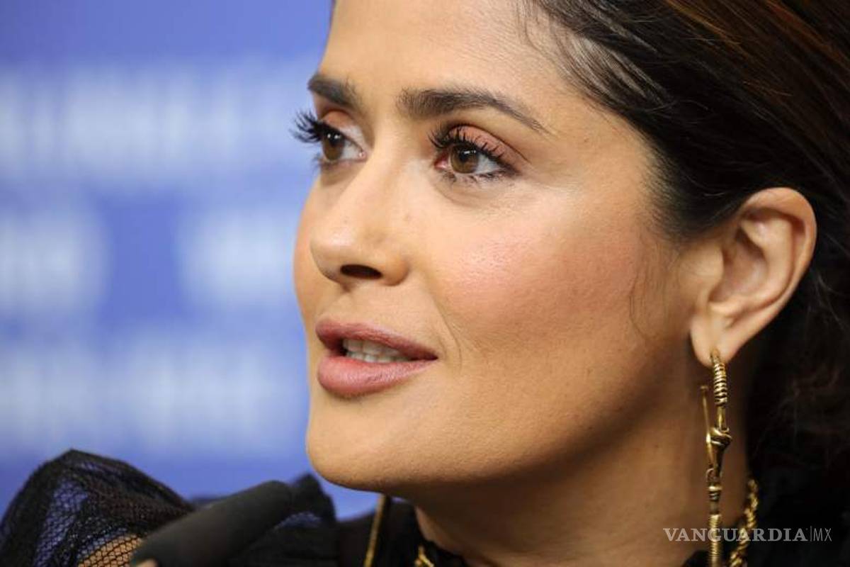 Salma Hayek lanza la campaña #UnitedJuntos y convoca a los latinos a luchar contra el racismo en EU