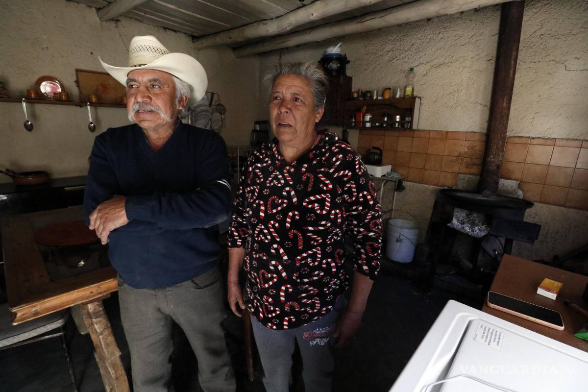 $!Comunidad. Ejidatarios de San Rafael rehacen su vida paso a paso, apoyándose entre ellos. Agradecen que nadie perdió la vida.