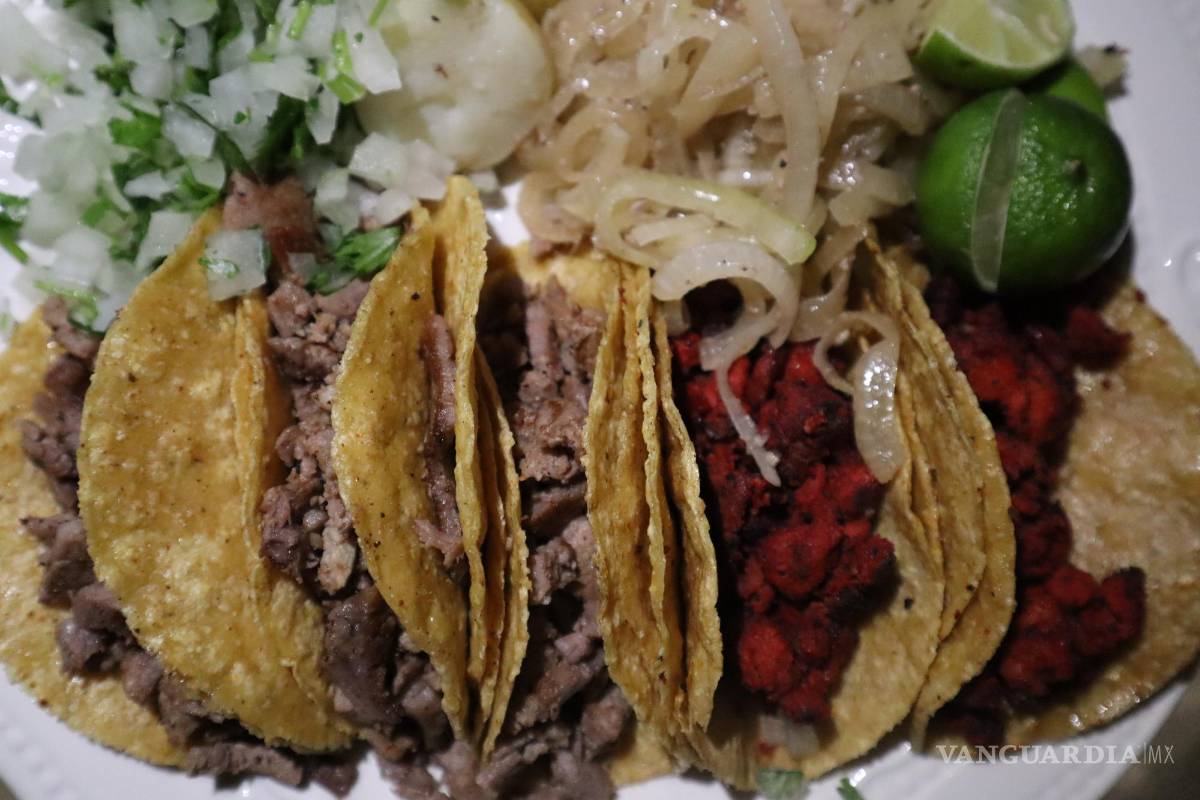 $!Se encarecen los tacos y hasta la salsa. Incrementa el precio del producto y su repercusión ligada al alza de la tortilla.