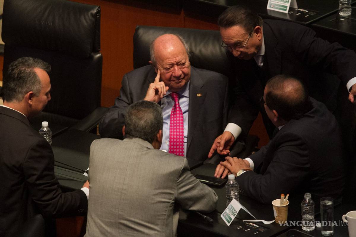 Romero Deschamps se ampara para que no se sepa cuánto dinero le sigue pagando Pemex