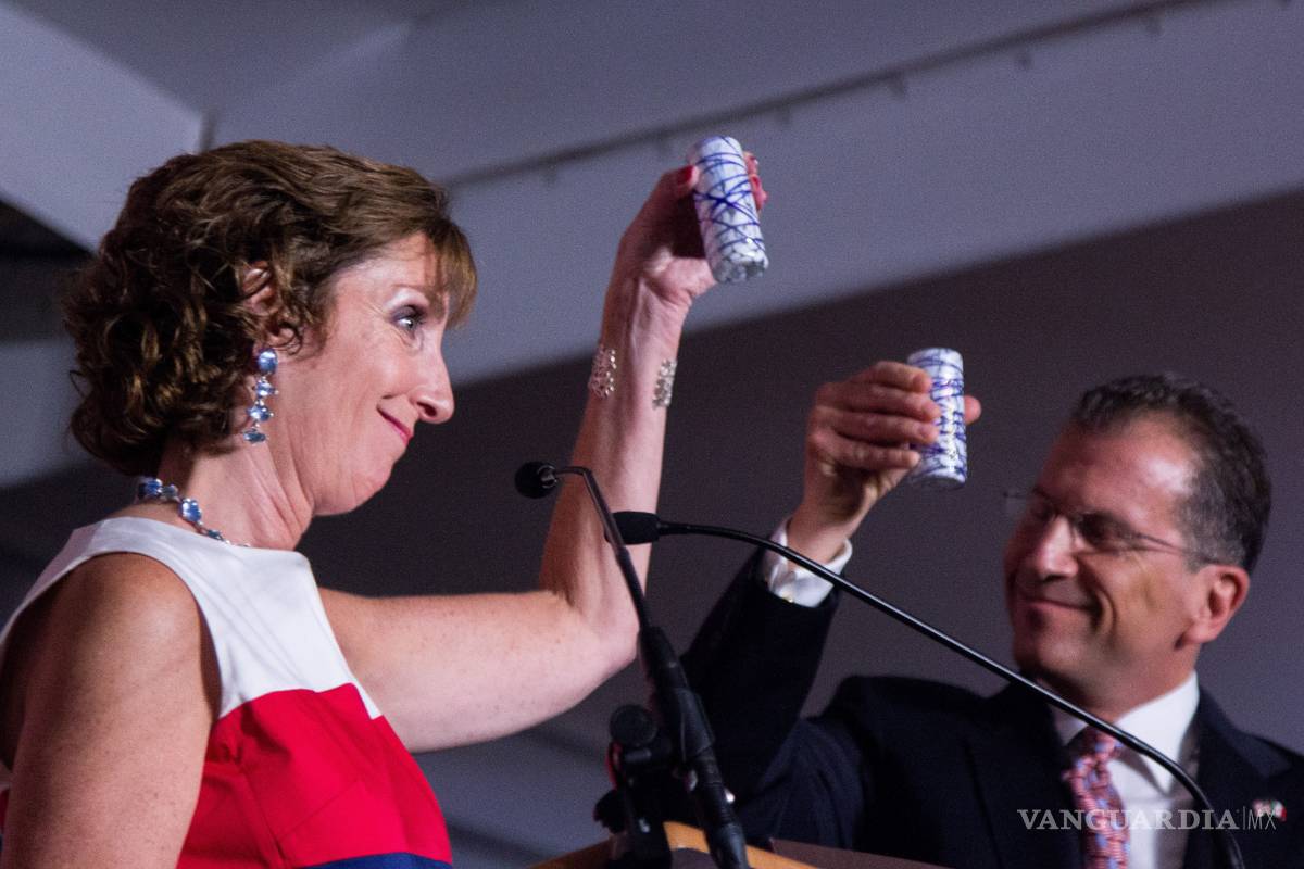 Defiende embajadora de EU renegociación del TLCAN