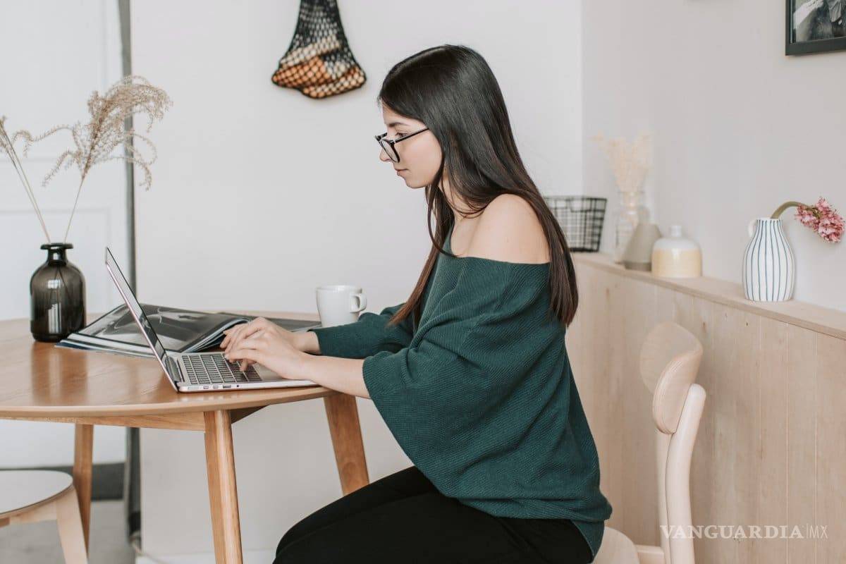 Desde el 1 de agosto regresan a oficinas empleados de gobierno con vacunación completa