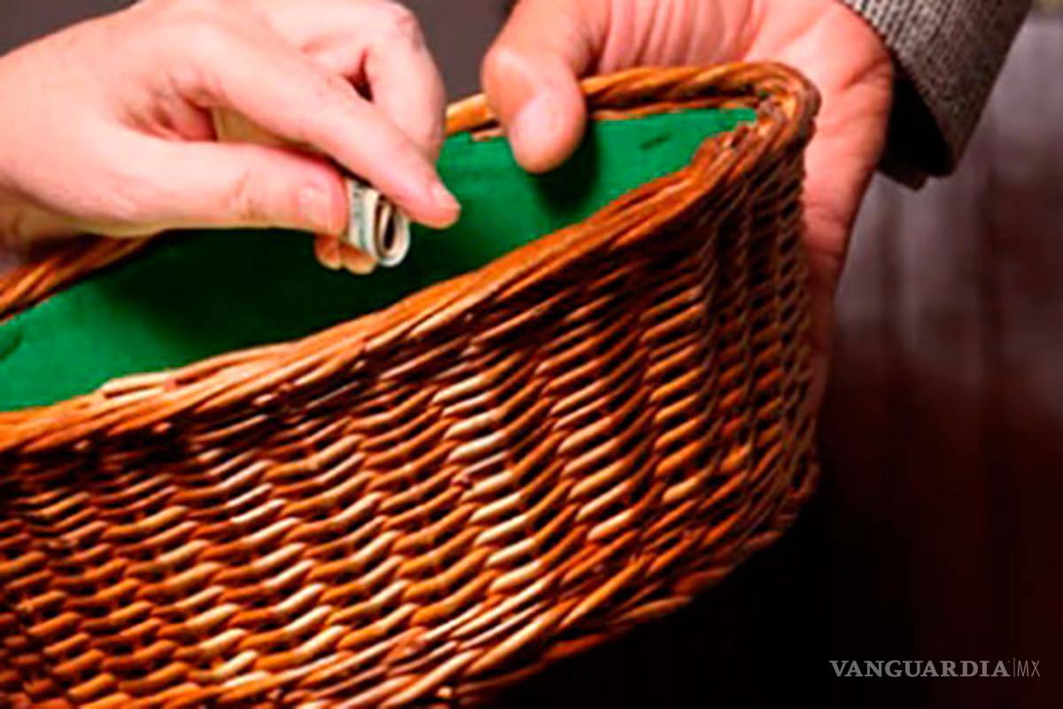 'Fieles' cometen fraudes en iglesias con limosnas, dan billetes falsos y piden cambio