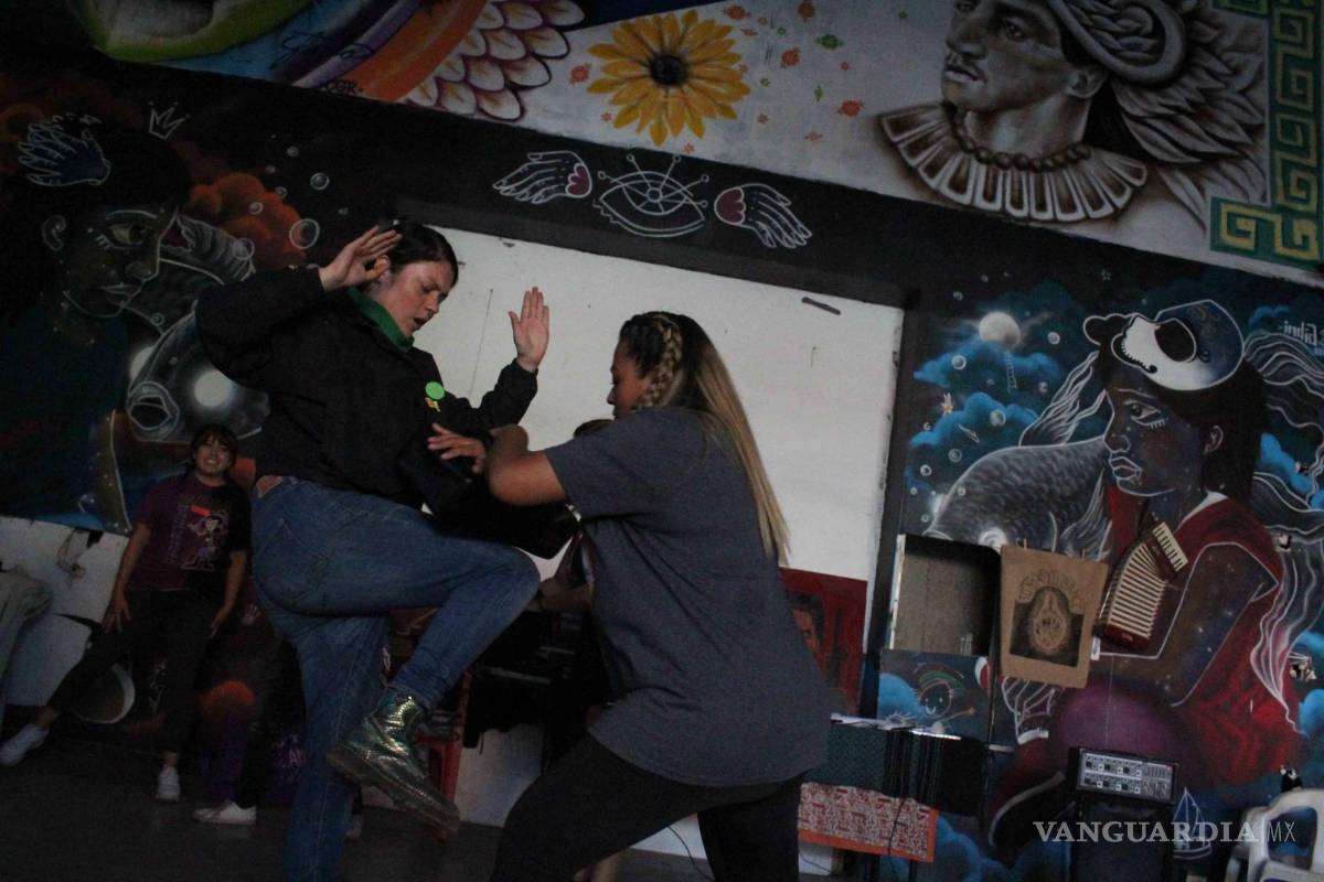 $!En un país donde 11 mujeres son asesinadas al día, buscan herramientas para evitar ser víctimas.