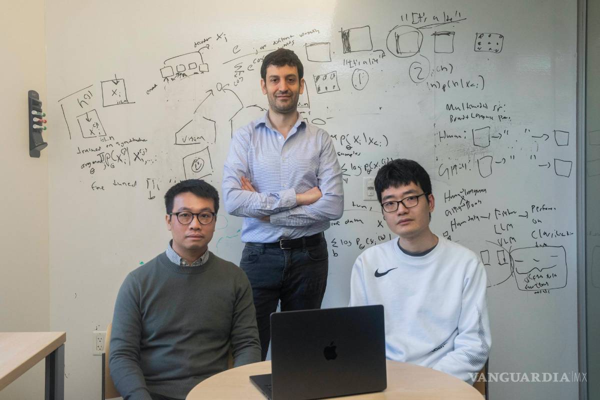 $!Dr. Brenden Lake (c) psicólogo de la Universidad de Nueva York, en la Universidad de Nueva York, con Wai Keen Vong (i) y Wentao Wan, Ph.D. en Nueva York